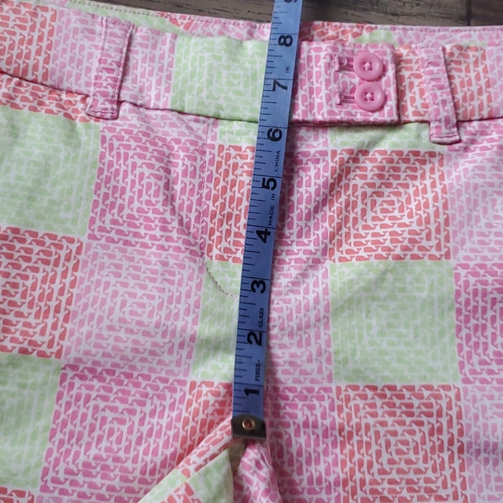Vineyard Vines Dayboat Patchwork Whale Print Short - Picture 6 of 7